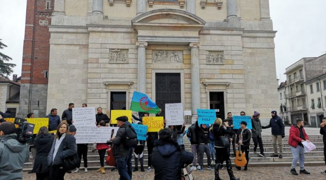 I SINTI DI GALLARATE CONTRO LO SGOMBERO