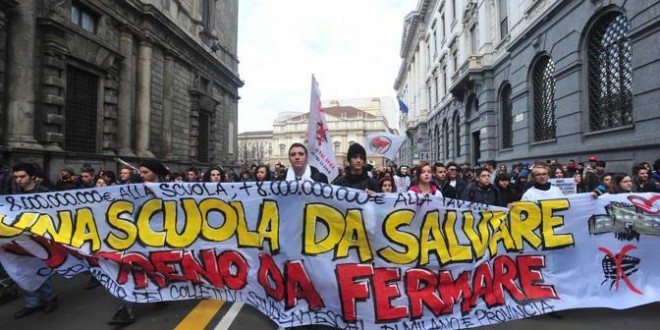 27 gennaio 2014. Presidio al tribunale dei minori per i NO TAV