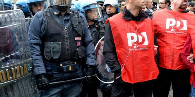 Alla festa del PD dai un volantino no tav? Chiamano la polizia!