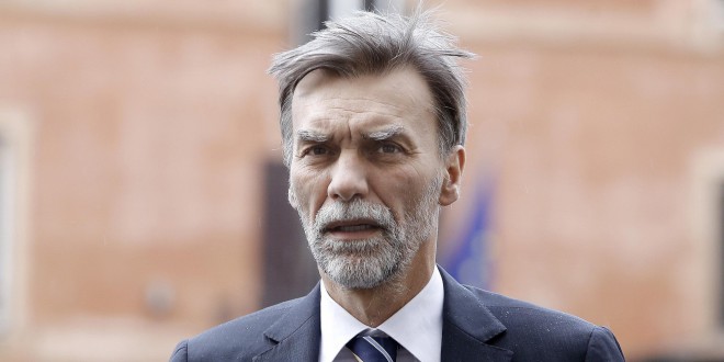 Delrio sbatte la porta in faccia ai sindaci
