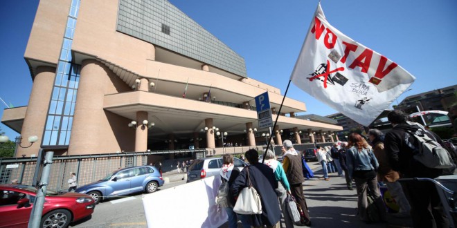 Venerdì 8 presidio al tribunale di Torino per sostenere i no tav